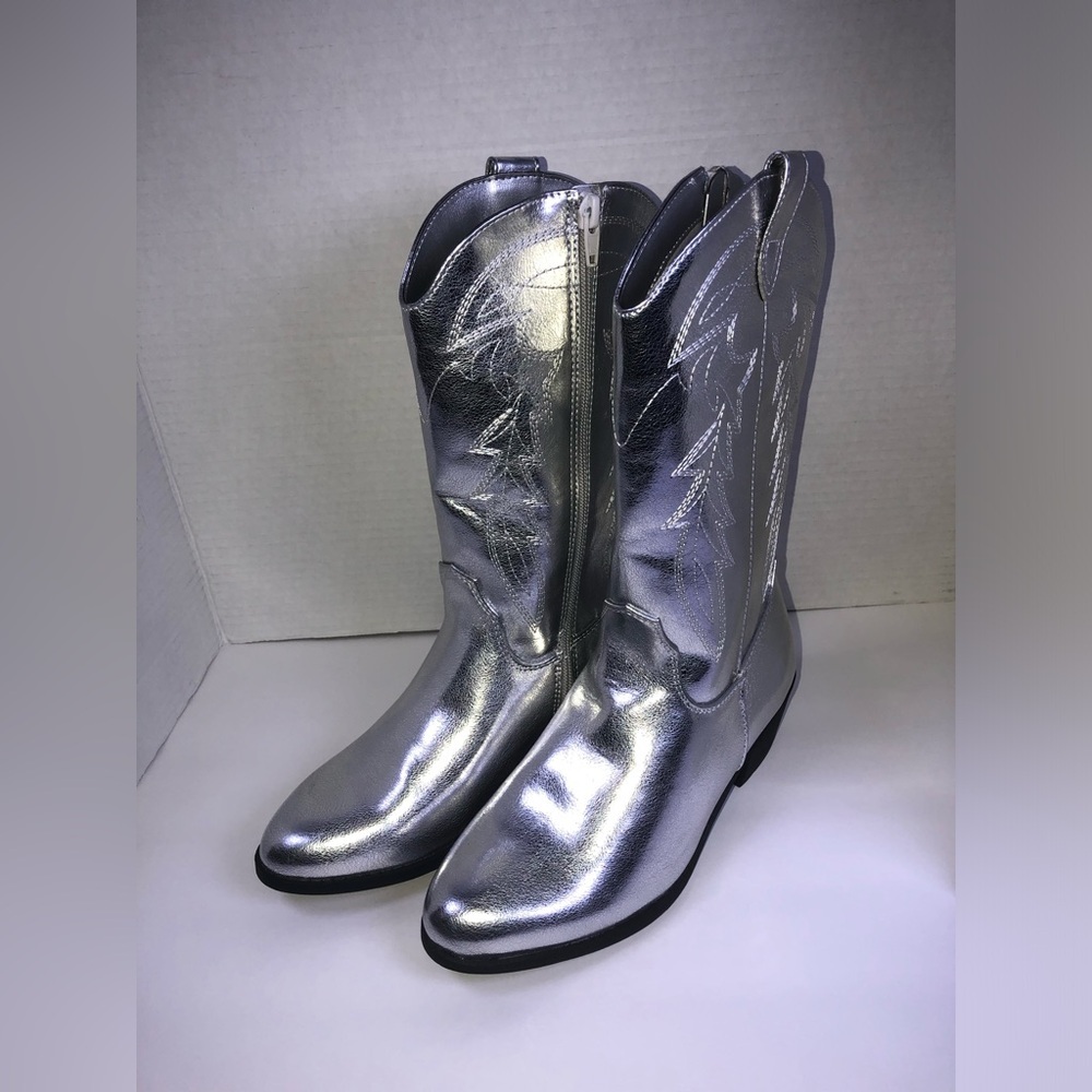 Steve Madden Silver Metallic Western Boots NWOT size 4 - Picture 4 of 14